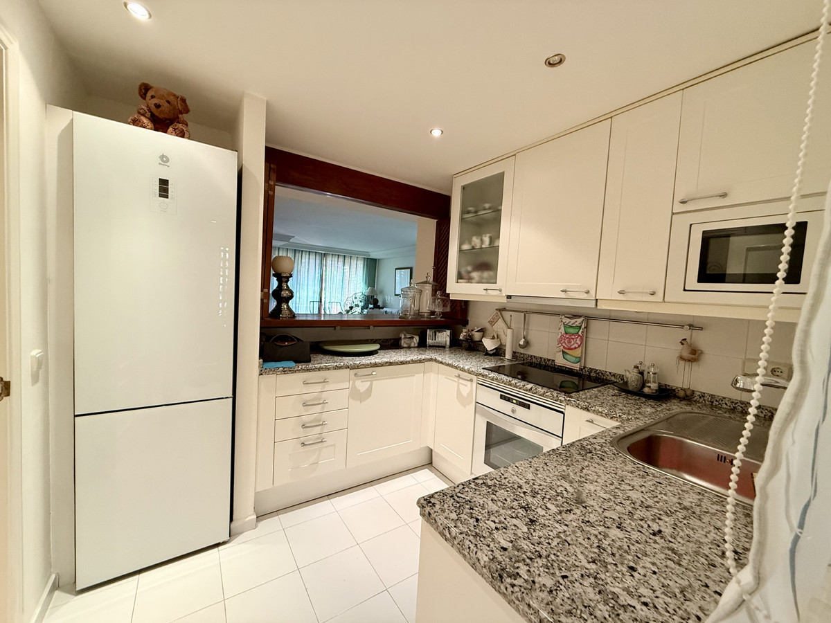 Se vende Apartamento Planta Media de 3 dormitorios en Costa Del Sol, Málaga, España