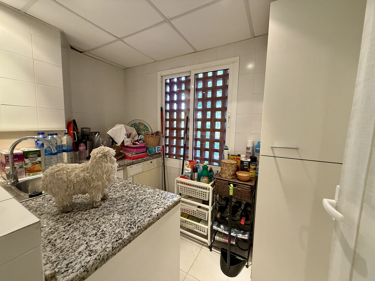 Se vende Apartamento Planta Media de 3 dormitorios en Costa Del Sol, Málaga, España