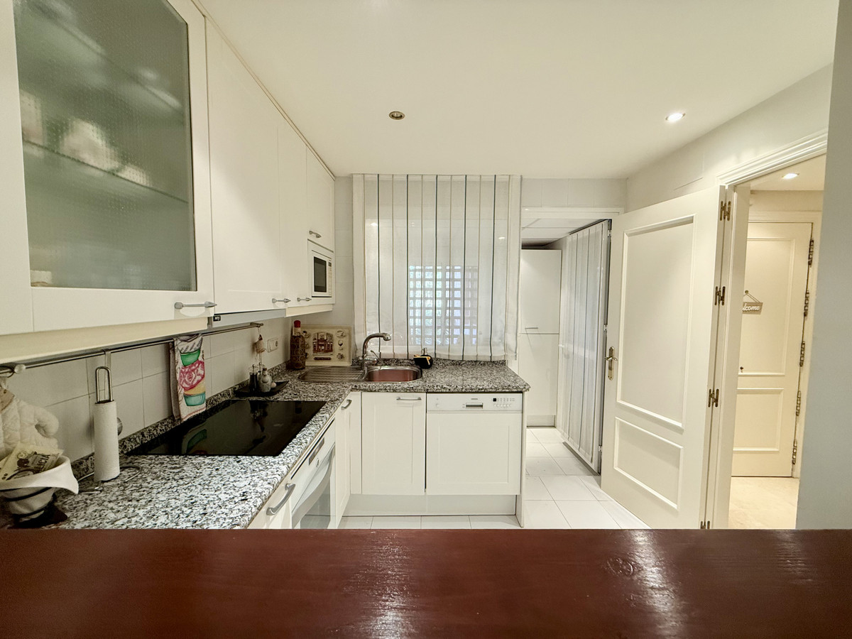 Se vende Apartamento Planta Media de 3 dormitorios en Costa Del Sol, Málaga, España