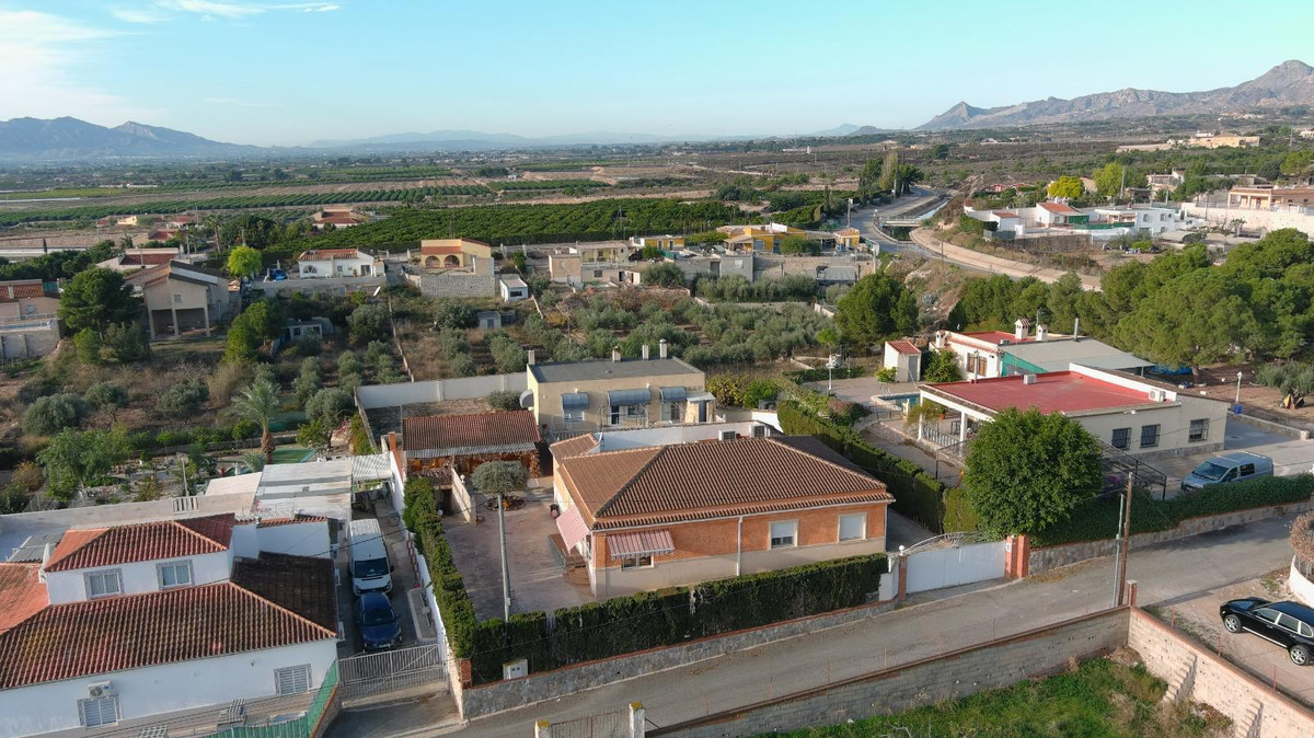 7 Bed Townhouse for sale in Albatera Costa Blanca, Alicante, Spain