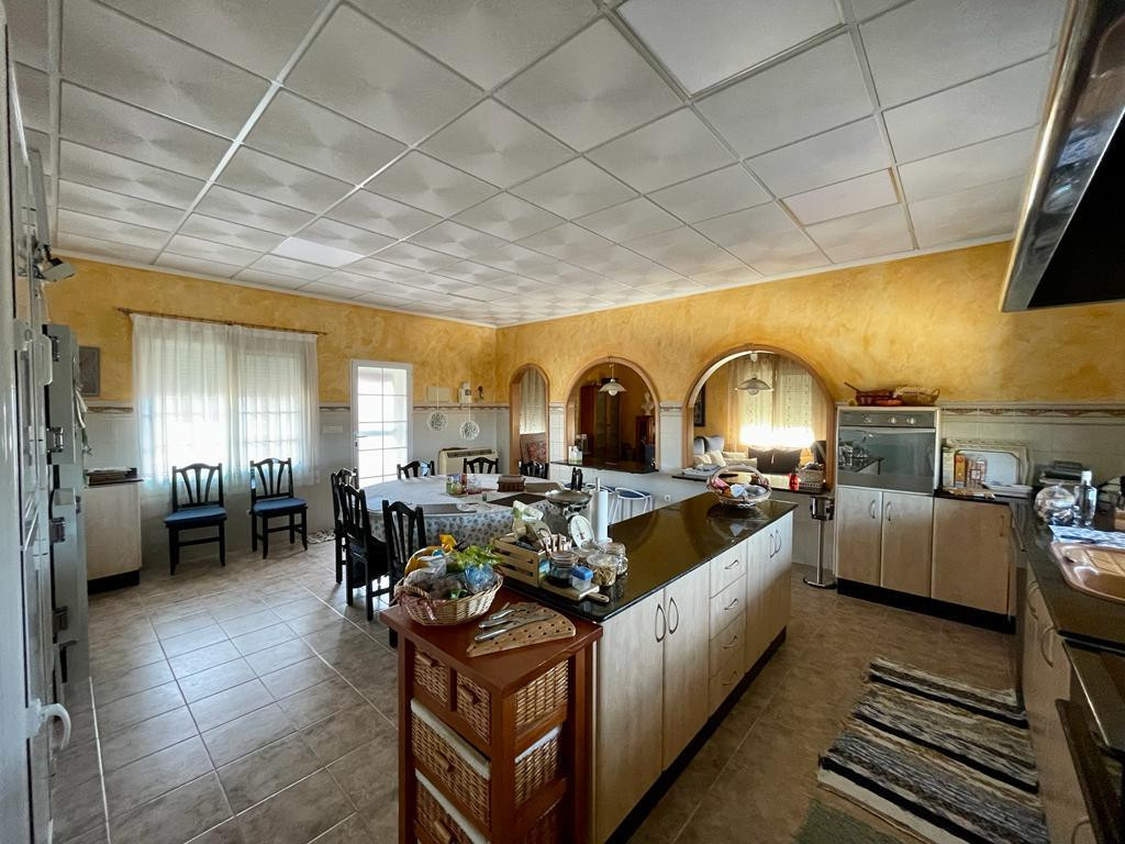 7 Bed Townhouse for sale in Albatera Costa Blanca, Alicante, Spain