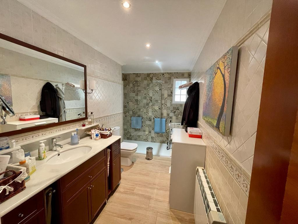 7 Bed Townhouse for sale in Albatera Costa Blanca, Alicante, Spain