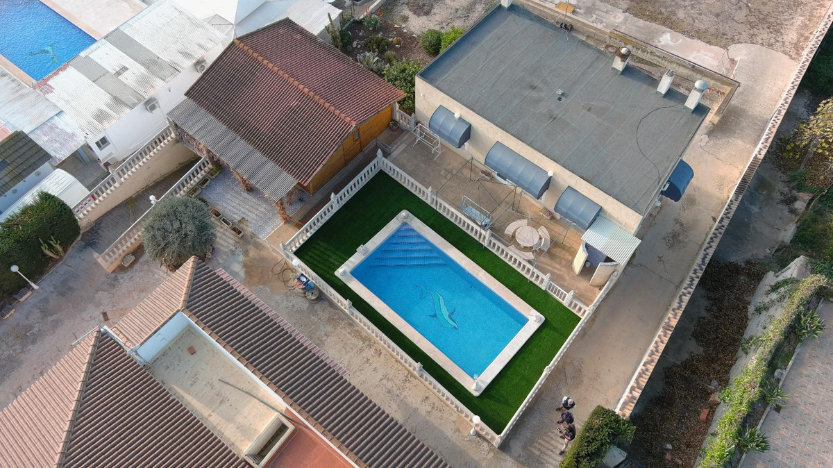 7 Bed Townhouse for sale in Albatera Costa Blanca, Alicante, Spain