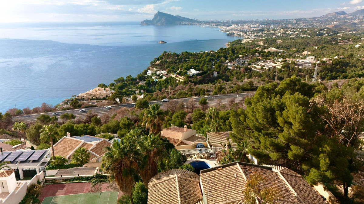 4 Bed Townhouse for sale in Altea Costa Blanca, Alicante, Spain