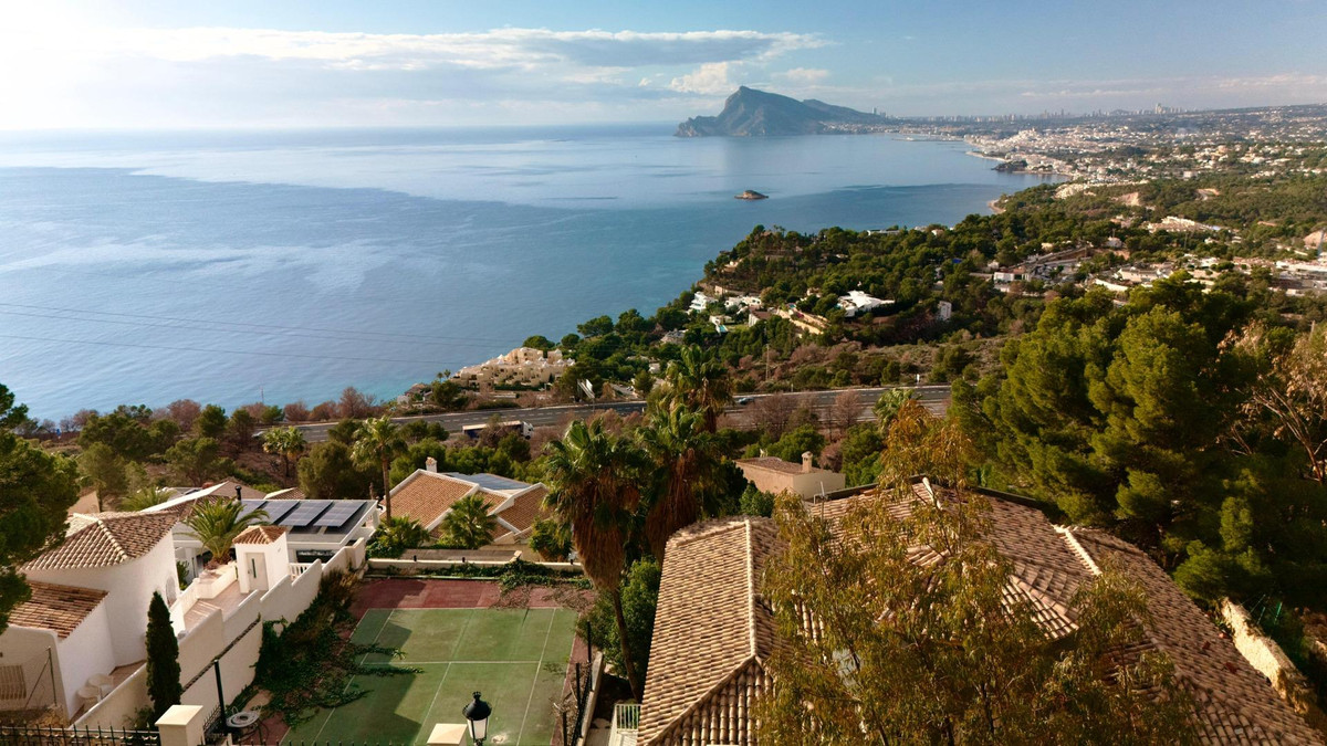 4 Bed Townhouse for sale in Altea Costa Blanca, Alicante, Spain