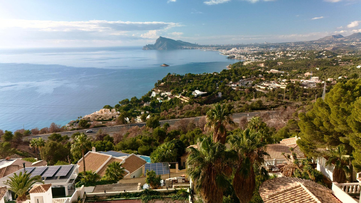 4 Bed Townhouse for sale in Altea Costa Blanca, Alicante, Spain