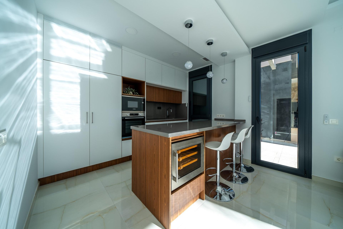 Se vende Villa - Chalet de 3 dormitorios en Costa Blanca, Alicante, España