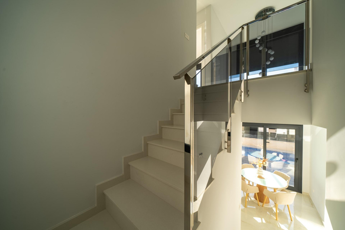 Se vende Villa - Chalet de 3 dormitorios en Costa Blanca, Alicante, España