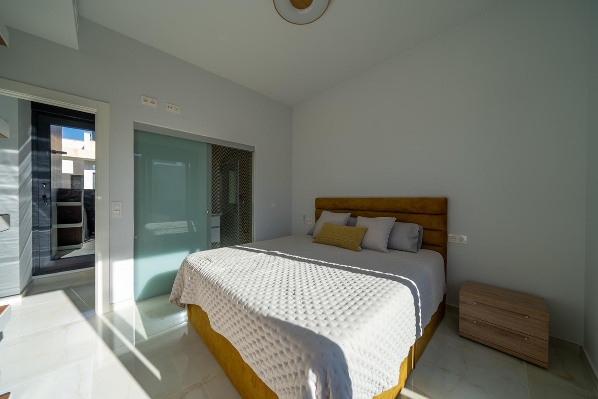 Se vende Villa - Chalet de 3 dormitorios en Costa Blanca, Alicante, España