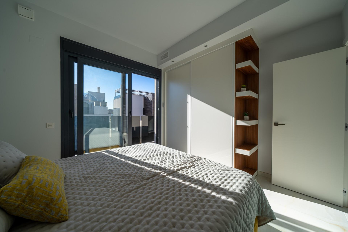 Se vende Villa - Chalet de 3 dormitorios en Costa Blanca, Alicante, España