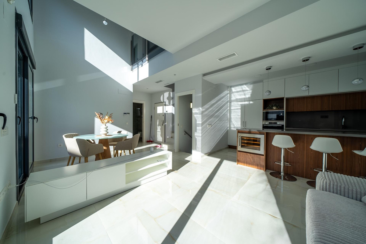 Se vende Villa - Chalet de 3 dormitorios en Costa Blanca, Alicante, España