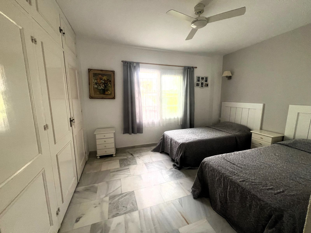 2 Bed Apartment for sale in El Paraiso Costa Del Sol, Málaga, Spain