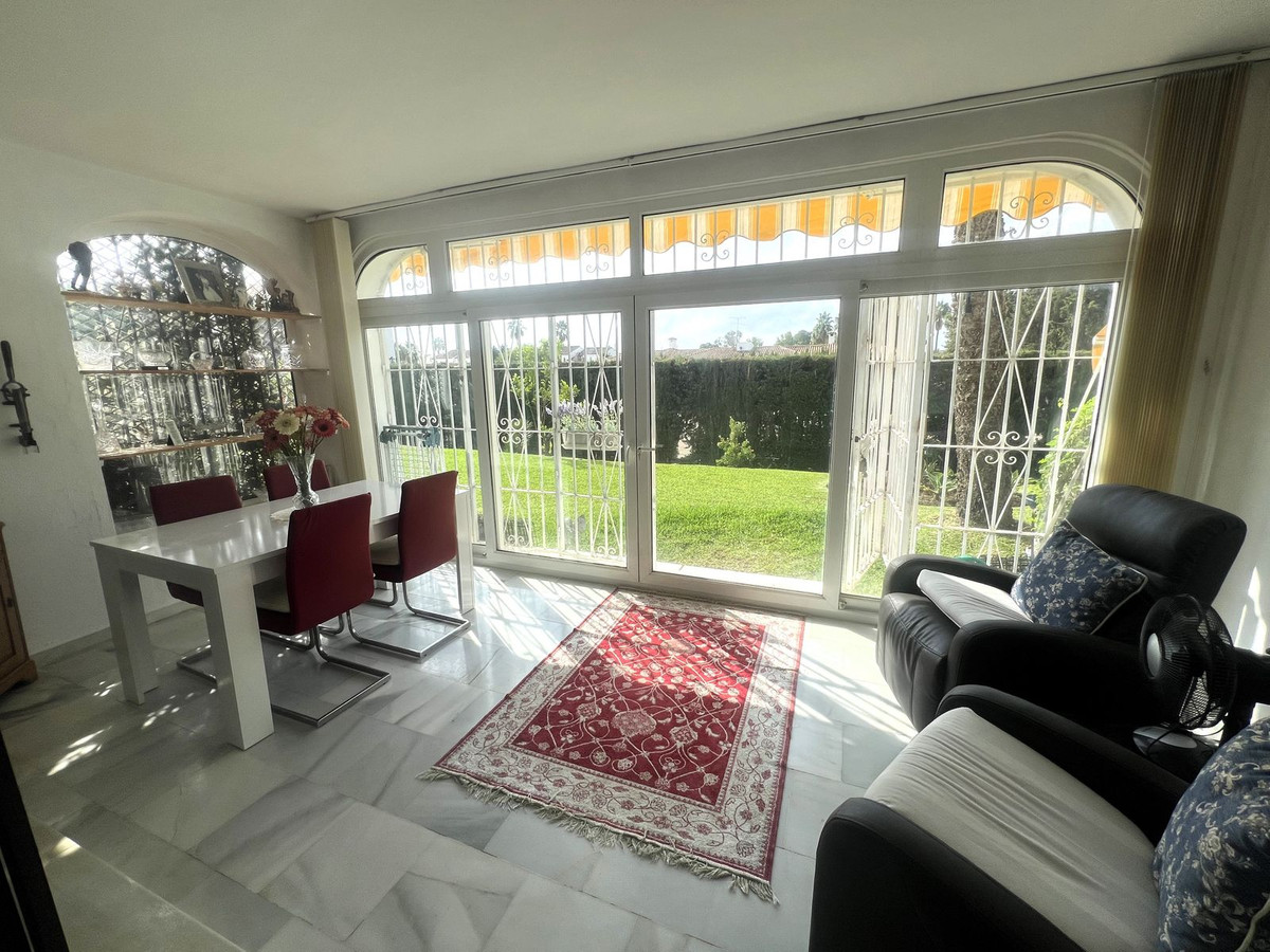 2 Bed Apartment for sale in El Paraiso Costa Del Sol, Málaga, Spain