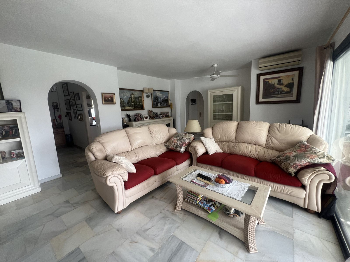 2 Bed Apartment for sale in El Paraiso Costa Del Sol, Málaga, Spain