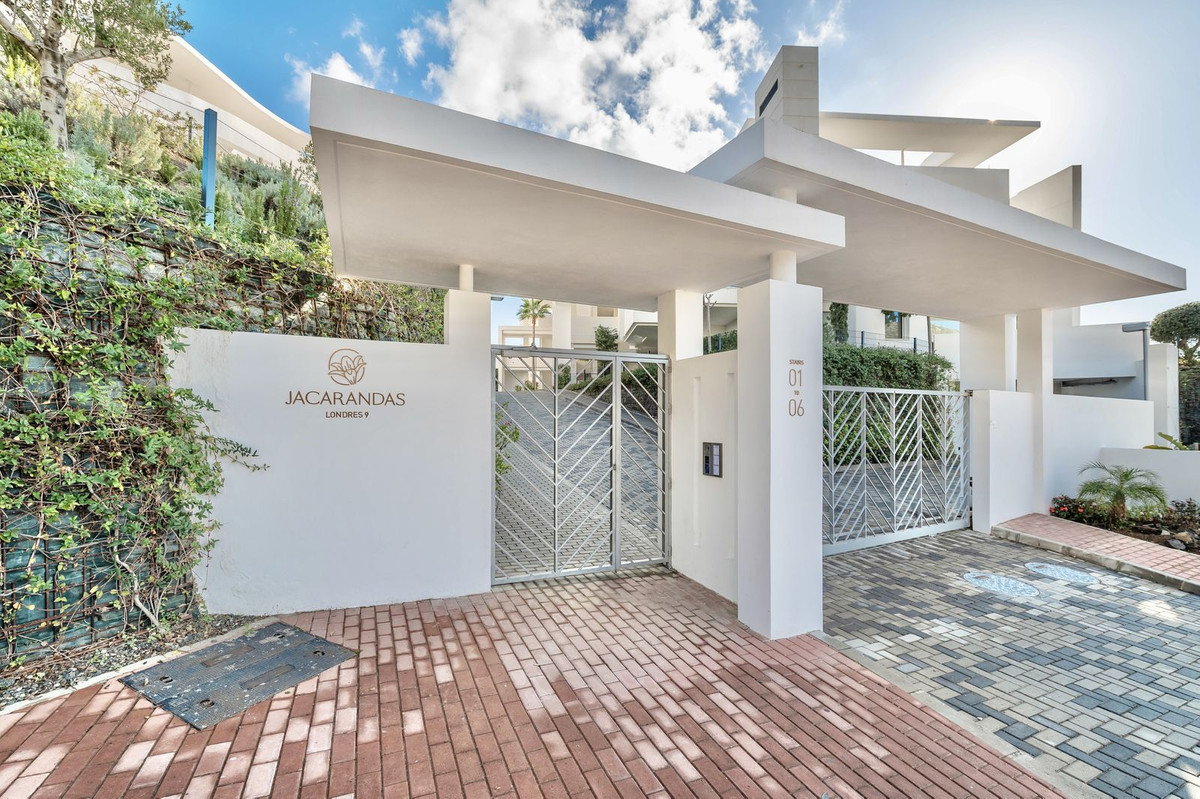 3 Bed Apartment for sale in Ojén Costa Del Sol, Málaga, Spain