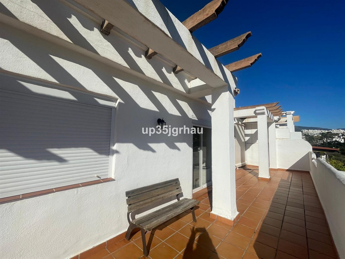 4 Bed Apartment for sale in Selwo Costa Del Sol, Málaga, Spain