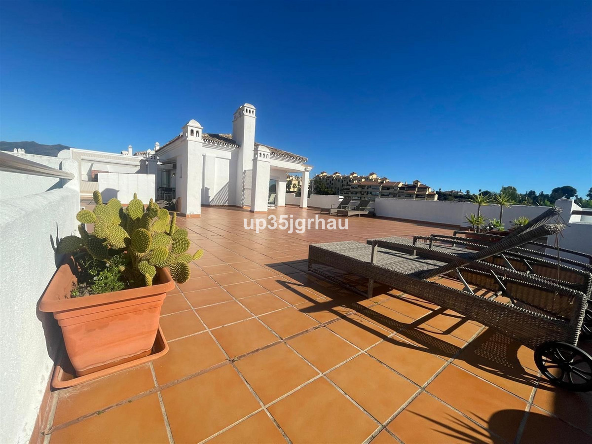 4 Bed Apartment for sale in Selwo Costa Del Sol, Málaga, Spain