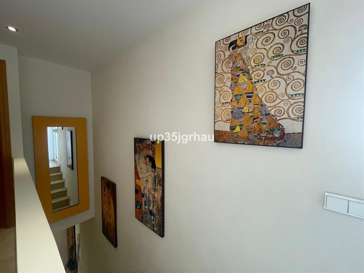 4 Bed Apartment for sale in Selwo Costa Del Sol, Málaga, Spain
