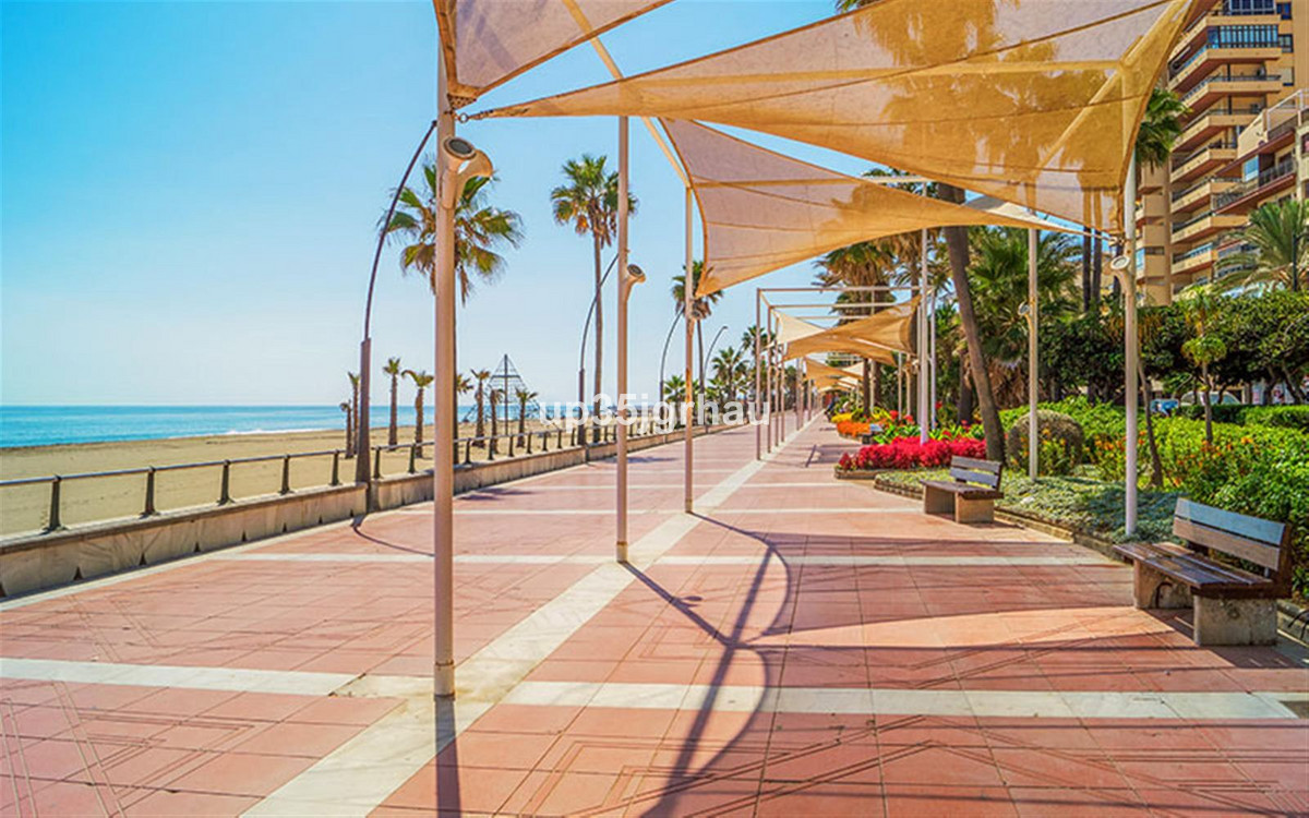 4 Bed Apartment for sale in Selwo Costa Del Sol, Málaga, Spain