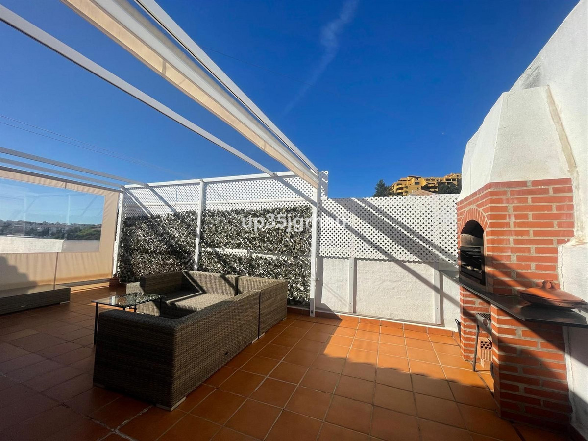 4 Bed Apartment for sale in Selwo Costa Del Sol, Málaga, Spain