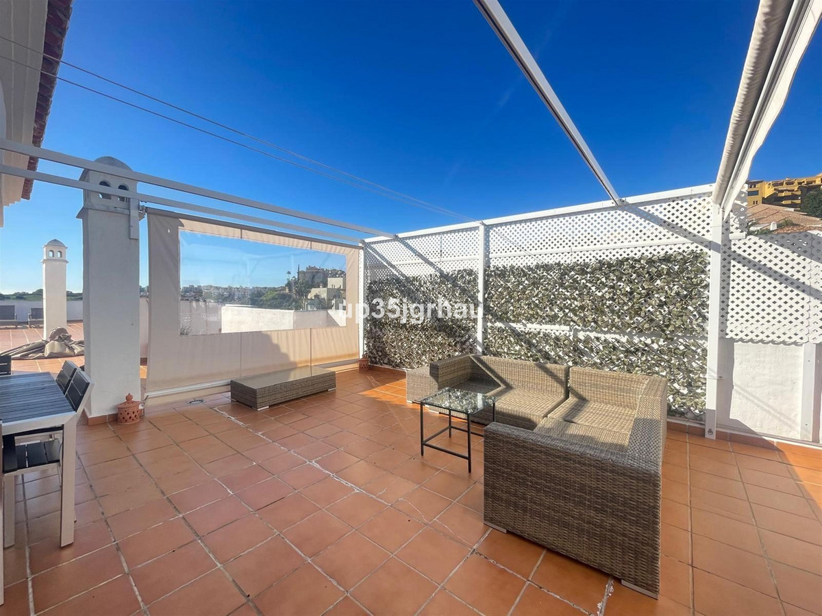 4 Bed Apartment for sale in Selwo Costa Del Sol, Málaga, Spain