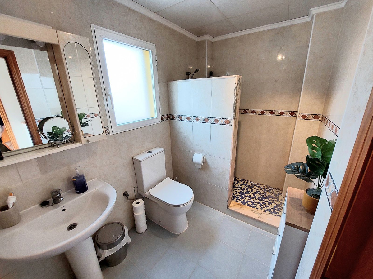 Se vende Villa - Chalet de 3 dormitorios en Costa Blanca, Alicante, España