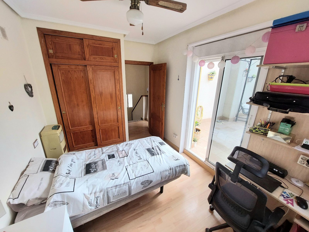 Se vende Villa - Chalet de 3 dormitorios en Costa Blanca, Alicante, España