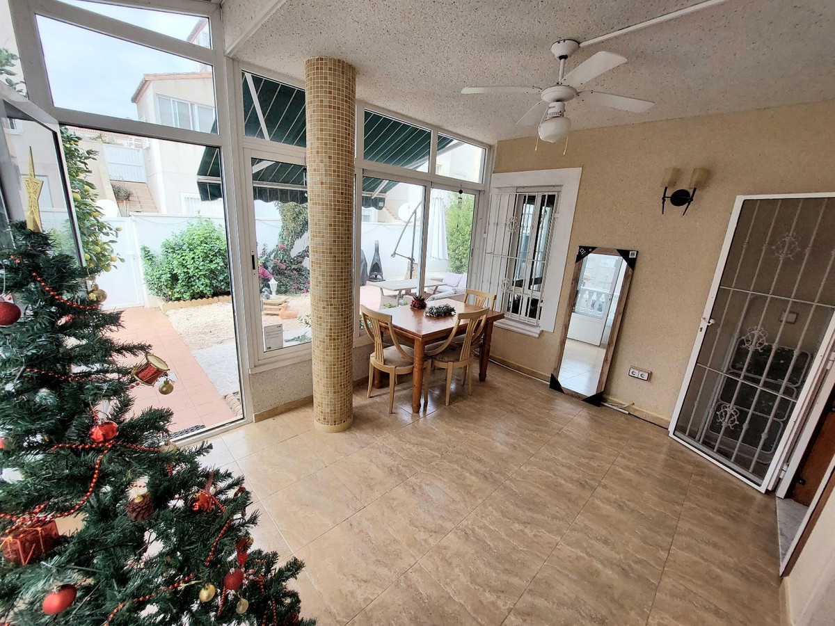 Se vende Villa - Chalet de 3 dormitorios en Costa Blanca, Alicante, España