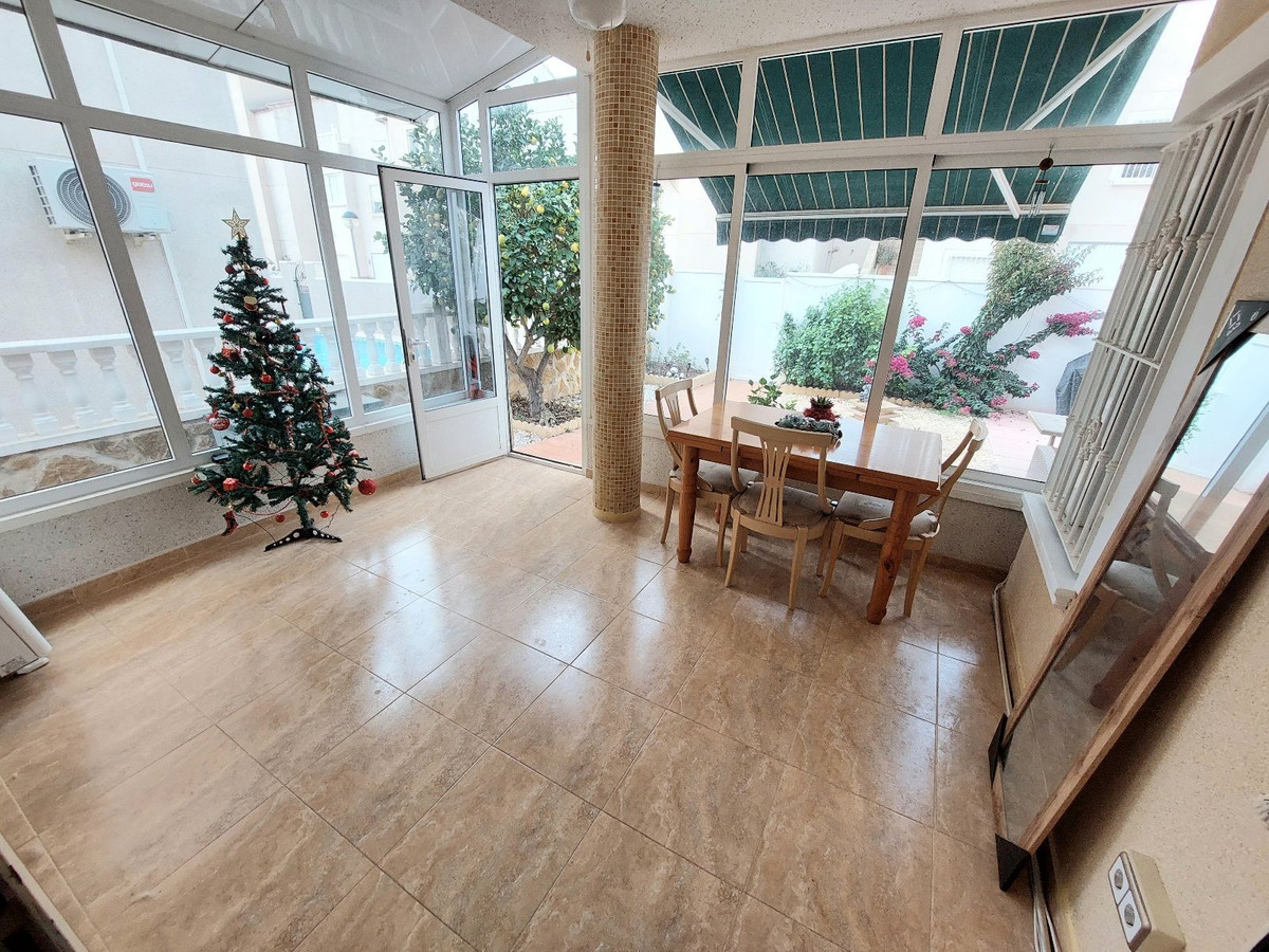 Se vende Villa - Chalet de 3 dormitorios en Costa Blanca, Alicante, España