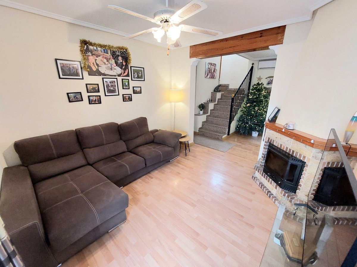 Se vende Villa - Chalet de 3 dormitorios en Costa Blanca, Alicante, España