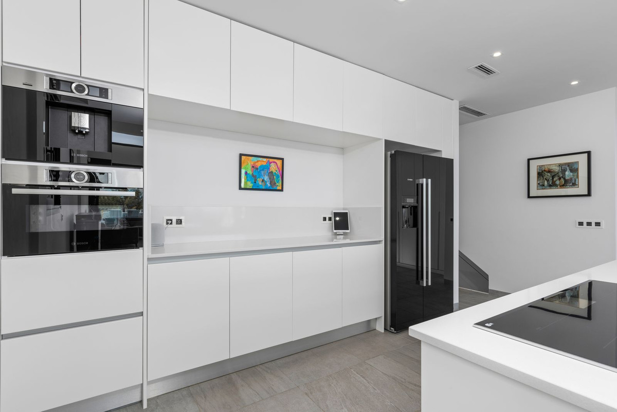 Se vende Villa - Chalet de 4 dormitorios en Costa Blanca, Alicante, España
