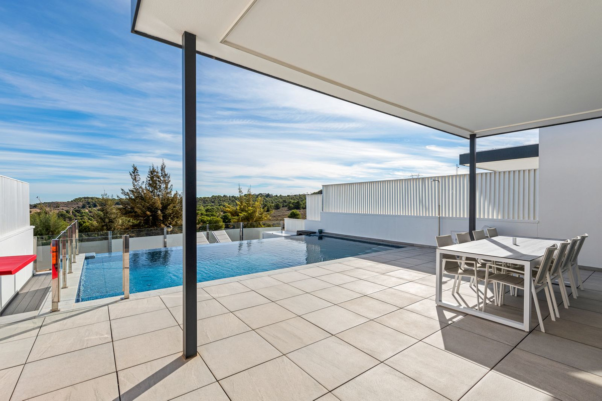 Se vende Villa - Chalet de 4 dormitorios en Costa Blanca, Alicante, España
