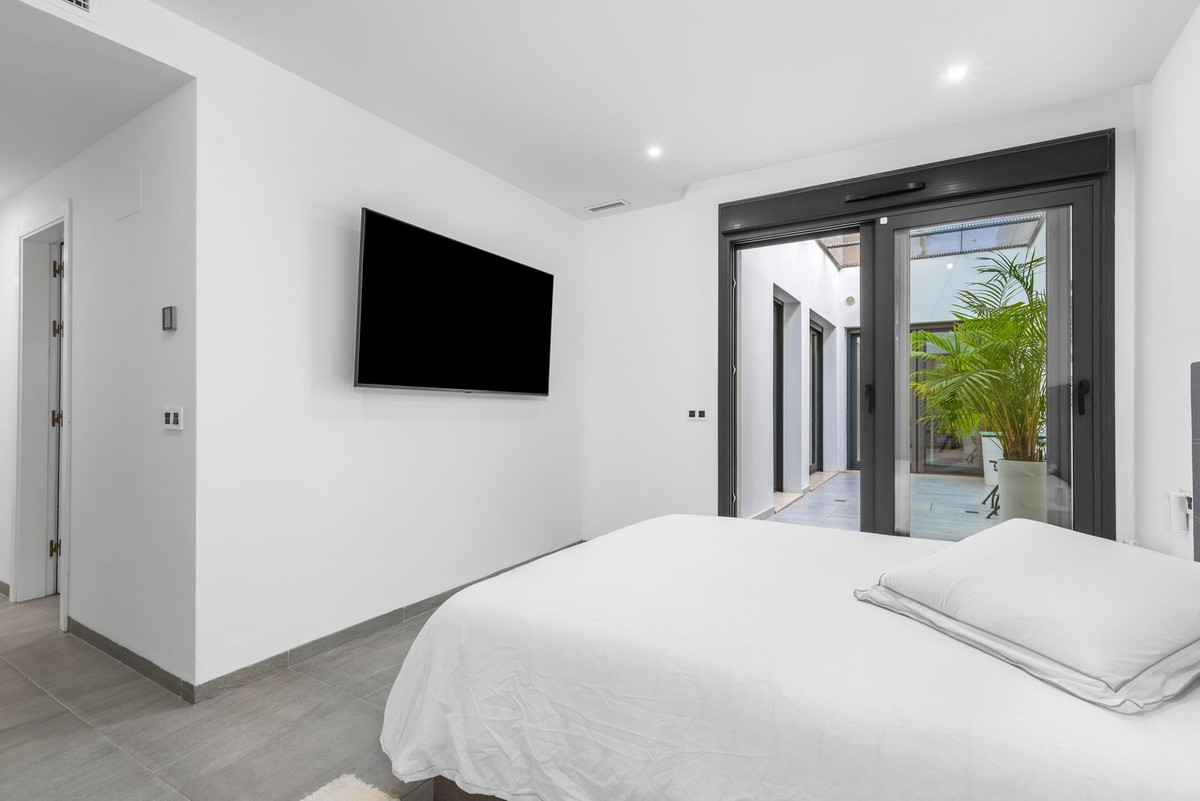 Se vende Villa - Chalet de 4 dormitorios en Costa Blanca, Alicante, España