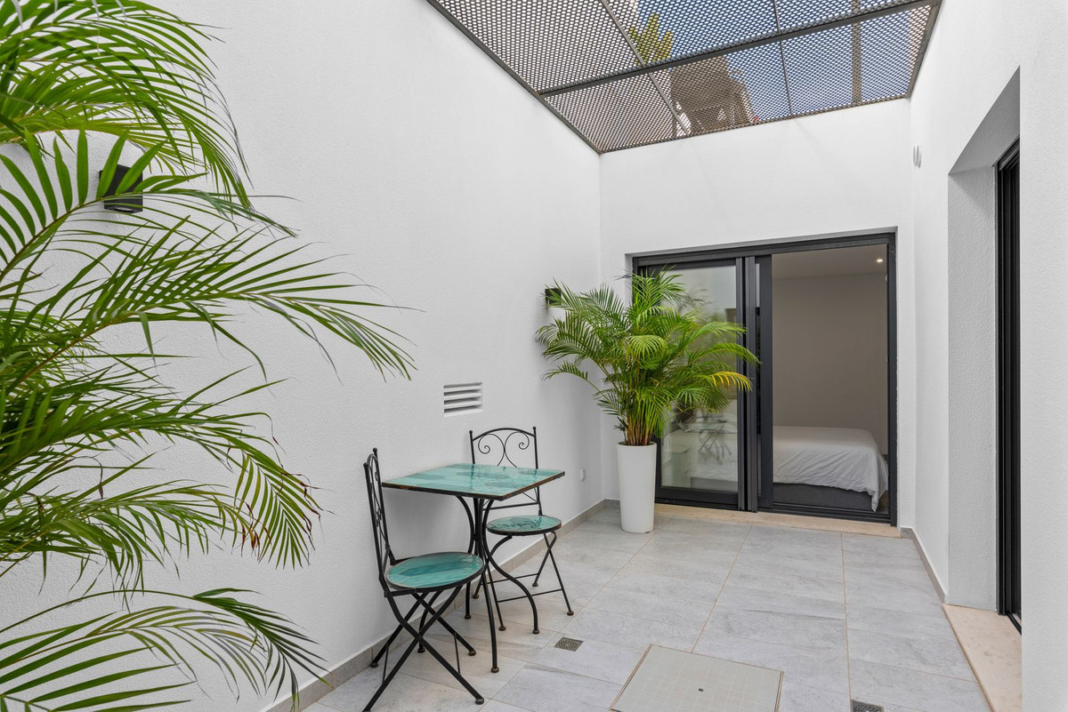 Se vende Villa - Chalet de 4 dormitorios en Costa Blanca, Alicante, España