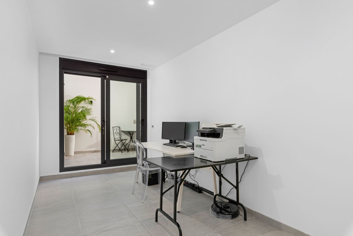 Se vende Villa - Chalet de 4 dormitorios en Costa Blanca, Alicante, España
