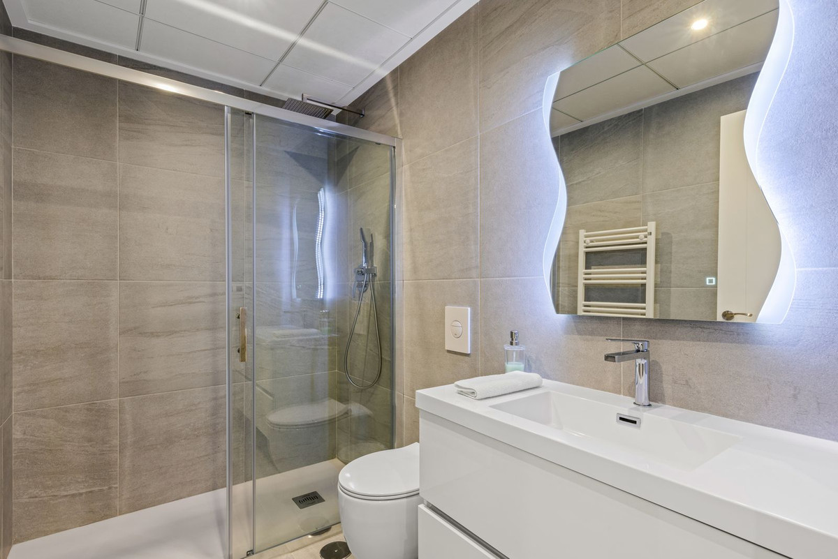 Se vende Villa - Chalet de 4 dormitorios en Costa Blanca, Alicante, España