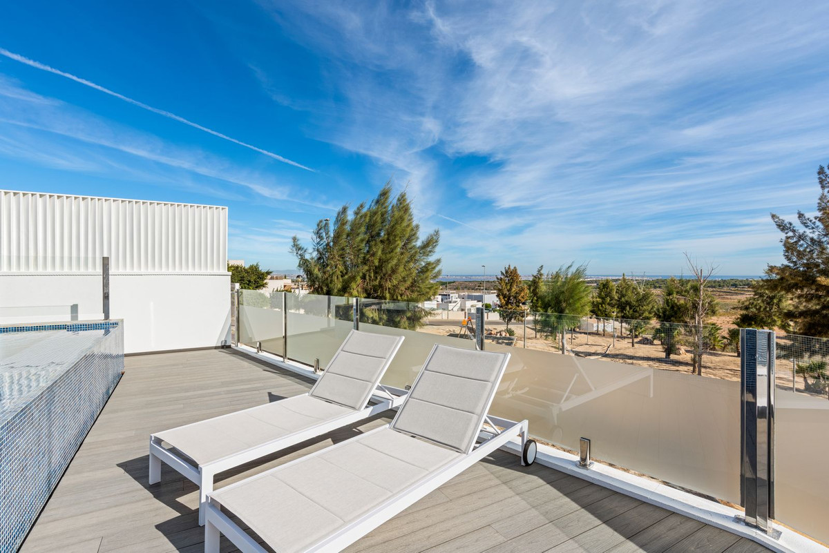 Se vende Villa - Chalet de 4 dormitorios en Costa Blanca, Alicante, España