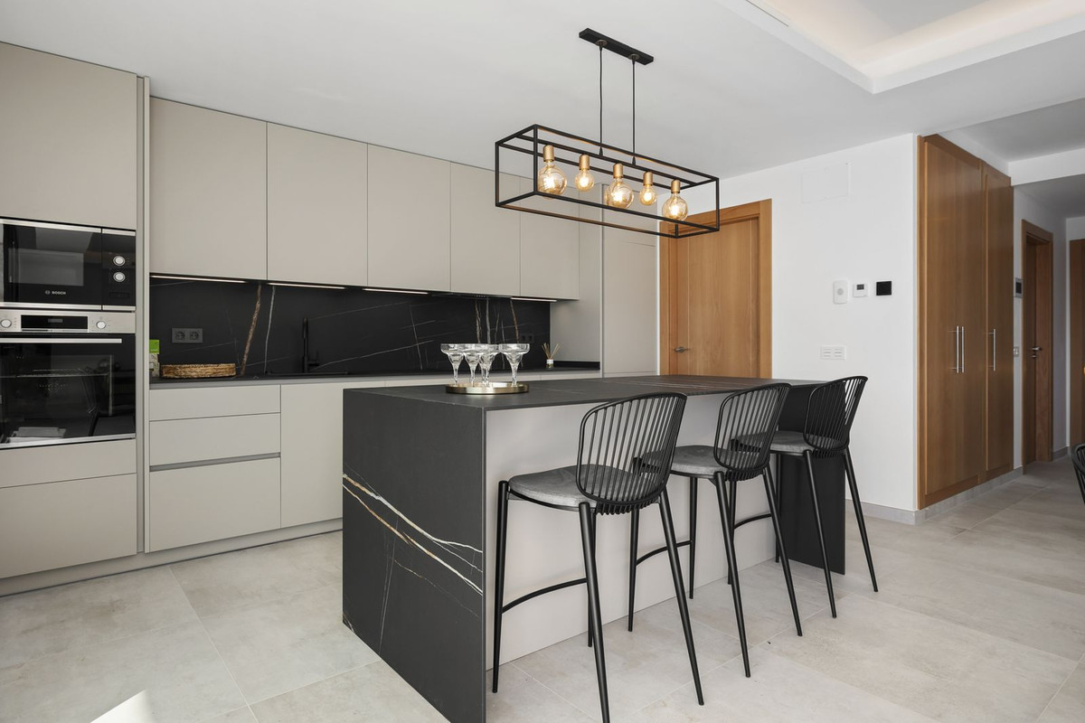 6 Bed Townhouse for sale in La Cala De Mijas Costa Del Sol, Málaga, Spain
