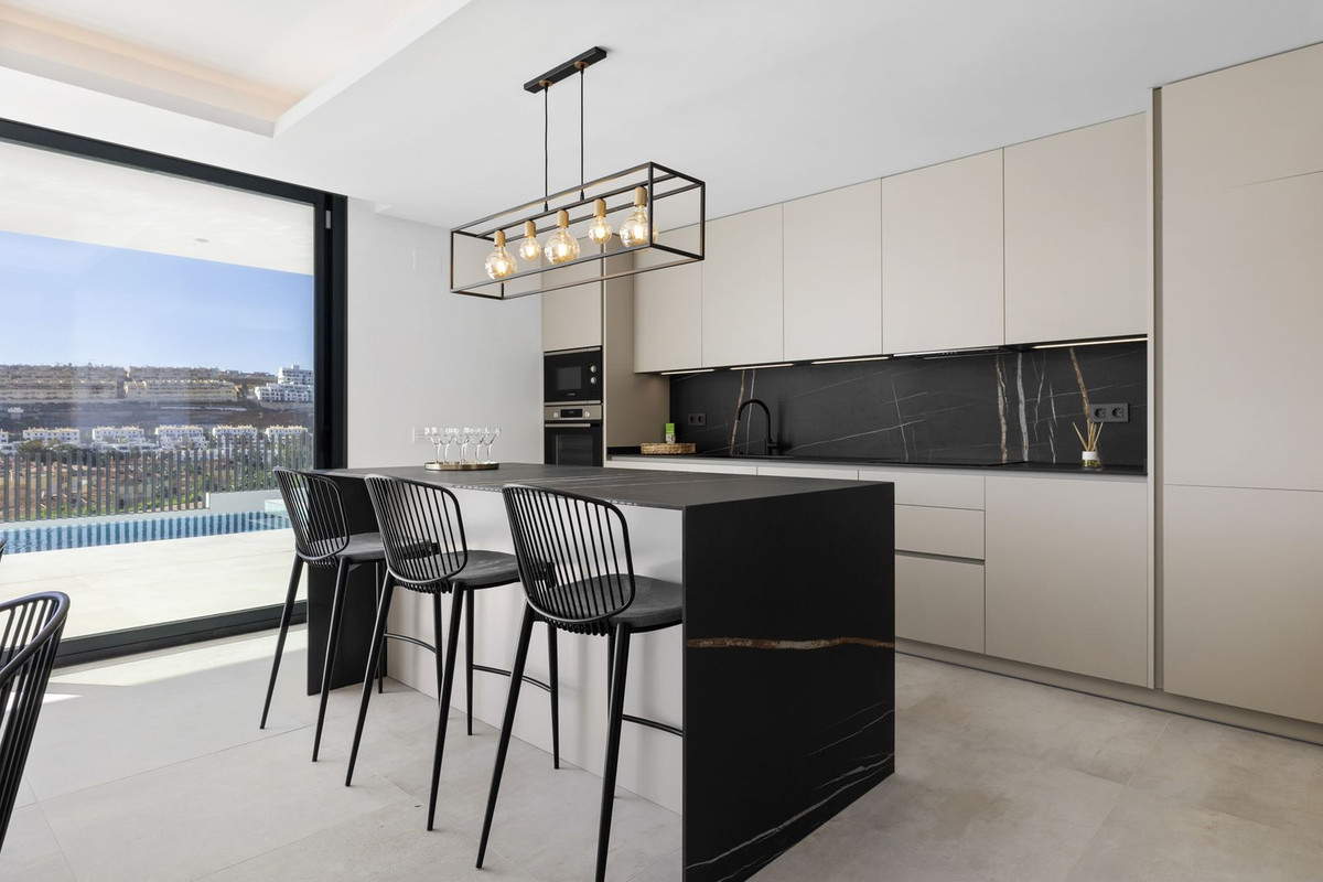 6 Bed Townhouse for sale in La Cala De Mijas Costa Del Sol, Málaga, Spain