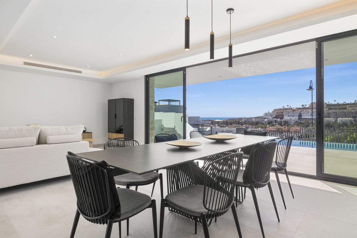 6 Bed Townhouse for sale in La Cala De Mijas Costa Del Sol, Málaga, Spain