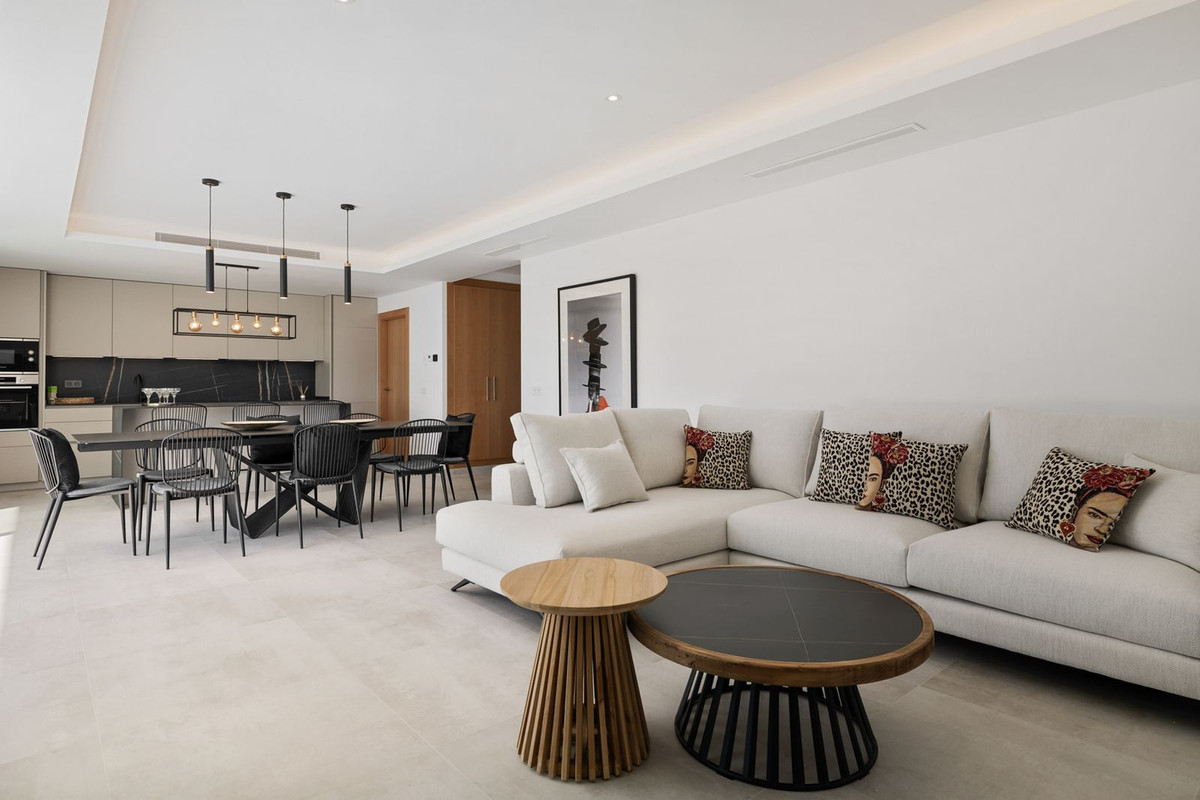 6 Bed Townhouse for sale in La Cala De Mijas Costa Del Sol, Málaga, Spain