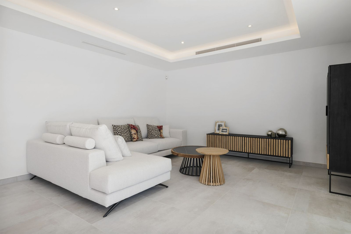 6 Bed Townhouse for sale in La Cala De Mijas Costa Del Sol, Málaga, Spain