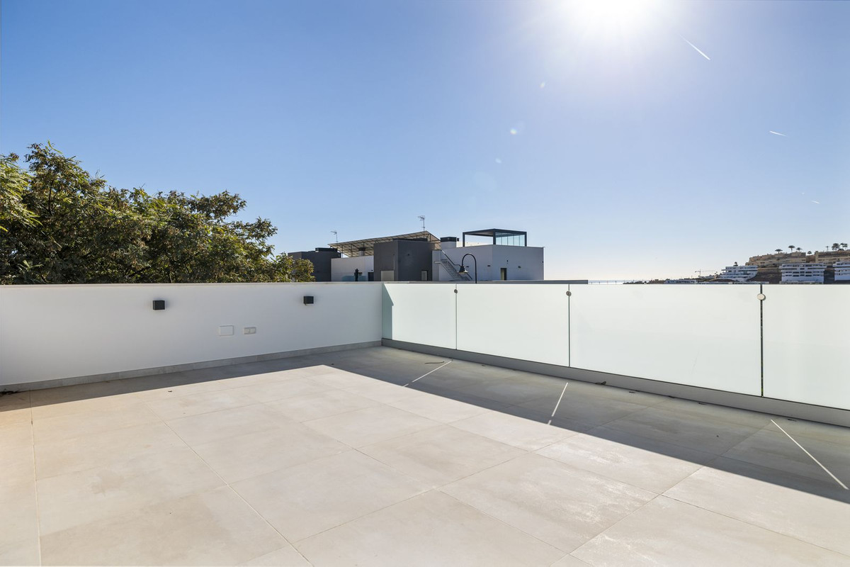 6 Bed Townhouse for sale in La Cala De Mijas Costa Del Sol, Málaga, Spain