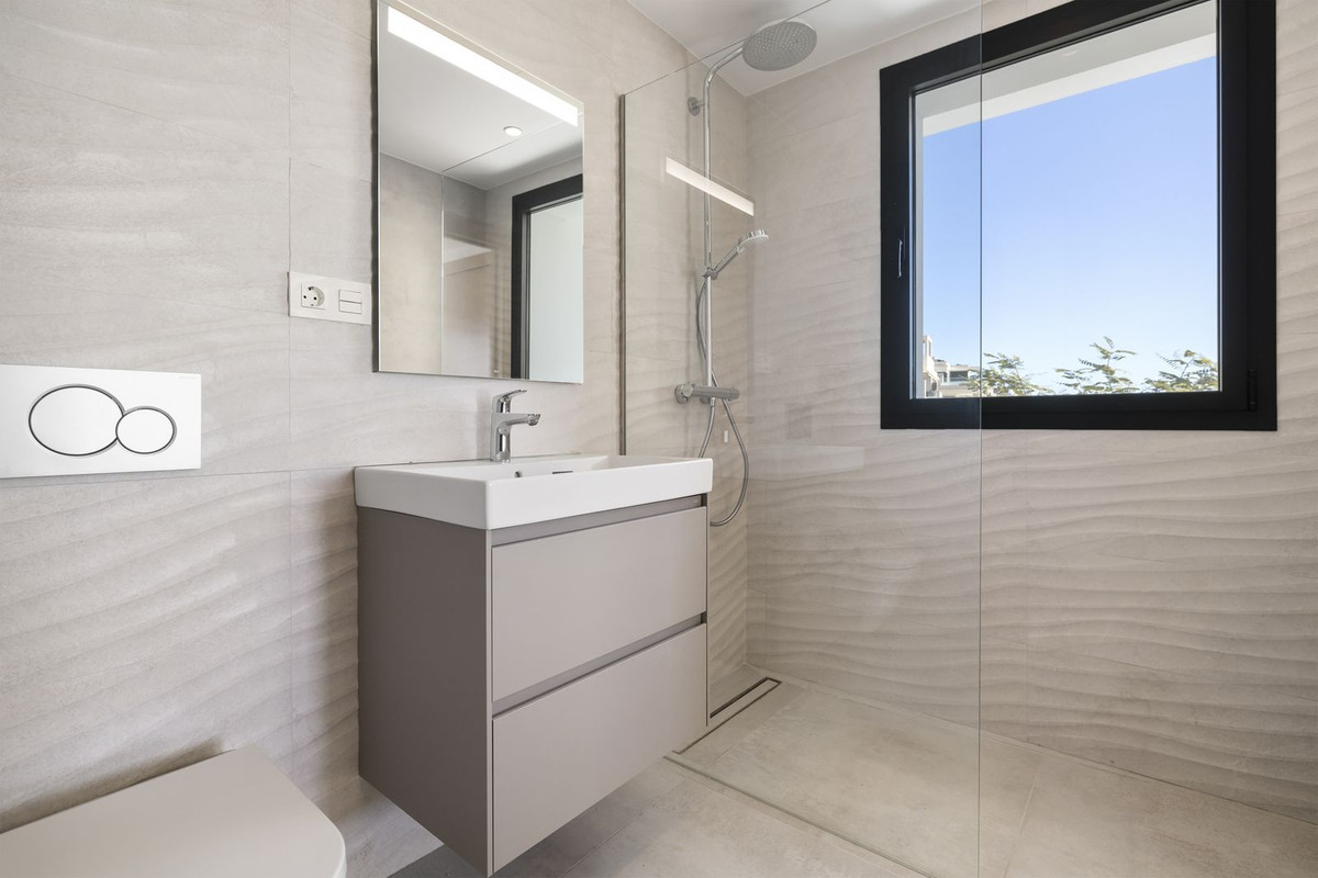 6 Bed Townhouse for sale in La Cala De Mijas Costa Del Sol, Málaga, Spain