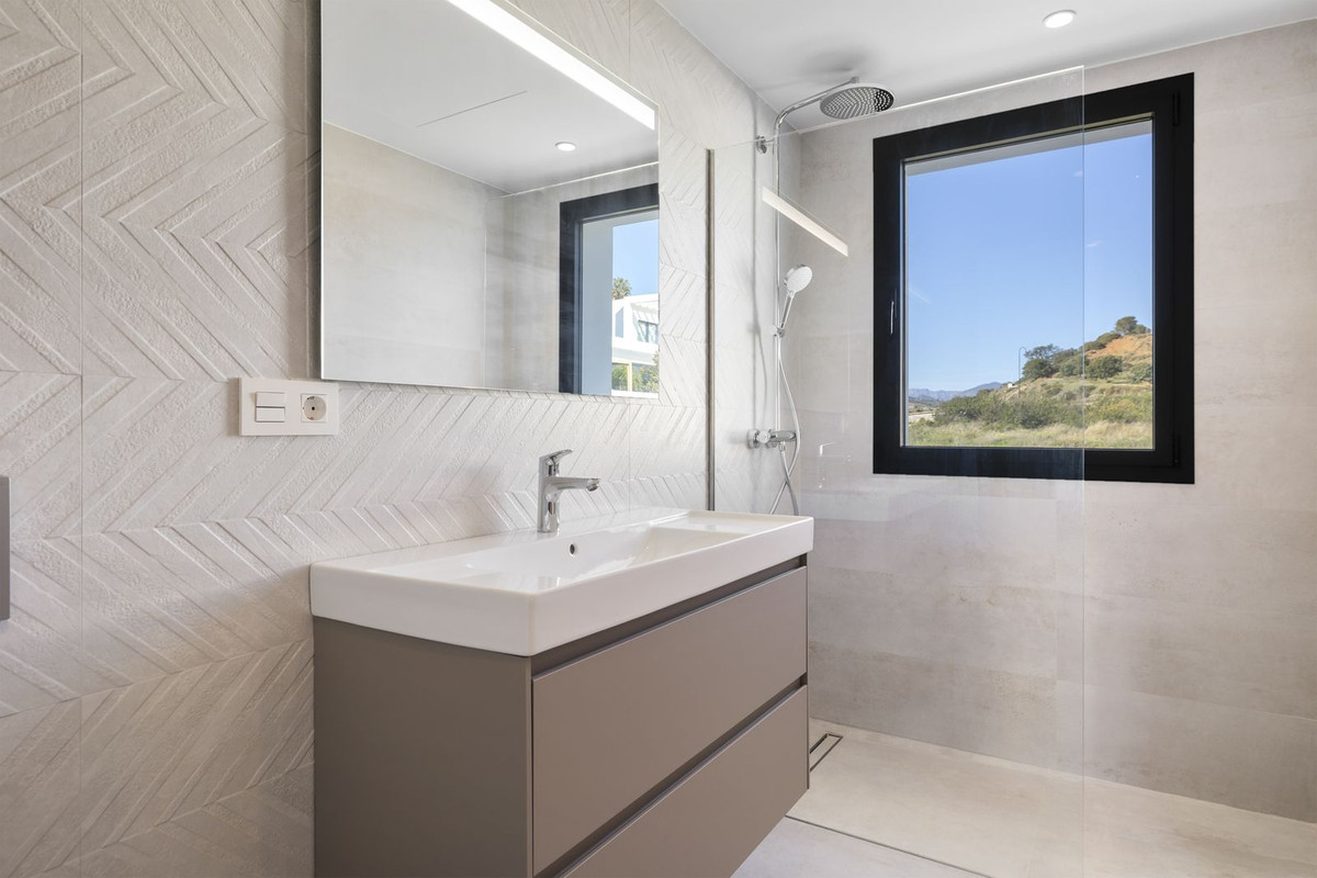 6 Bed Townhouse for sale in La Cala De Mijas Costa Del Sol, Málaga, Spain