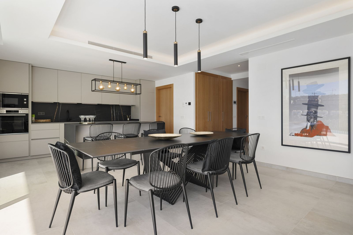 6 Bed Townhouse for sale in La Cala De Mijas Costa Del Sol, Málaga, Spain