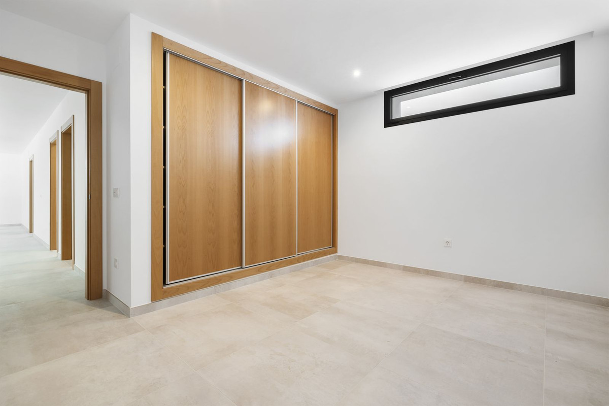 6 Bed Townhouse for sale in La Cala De Mijas Costa Del Sol, Málaga, Spain