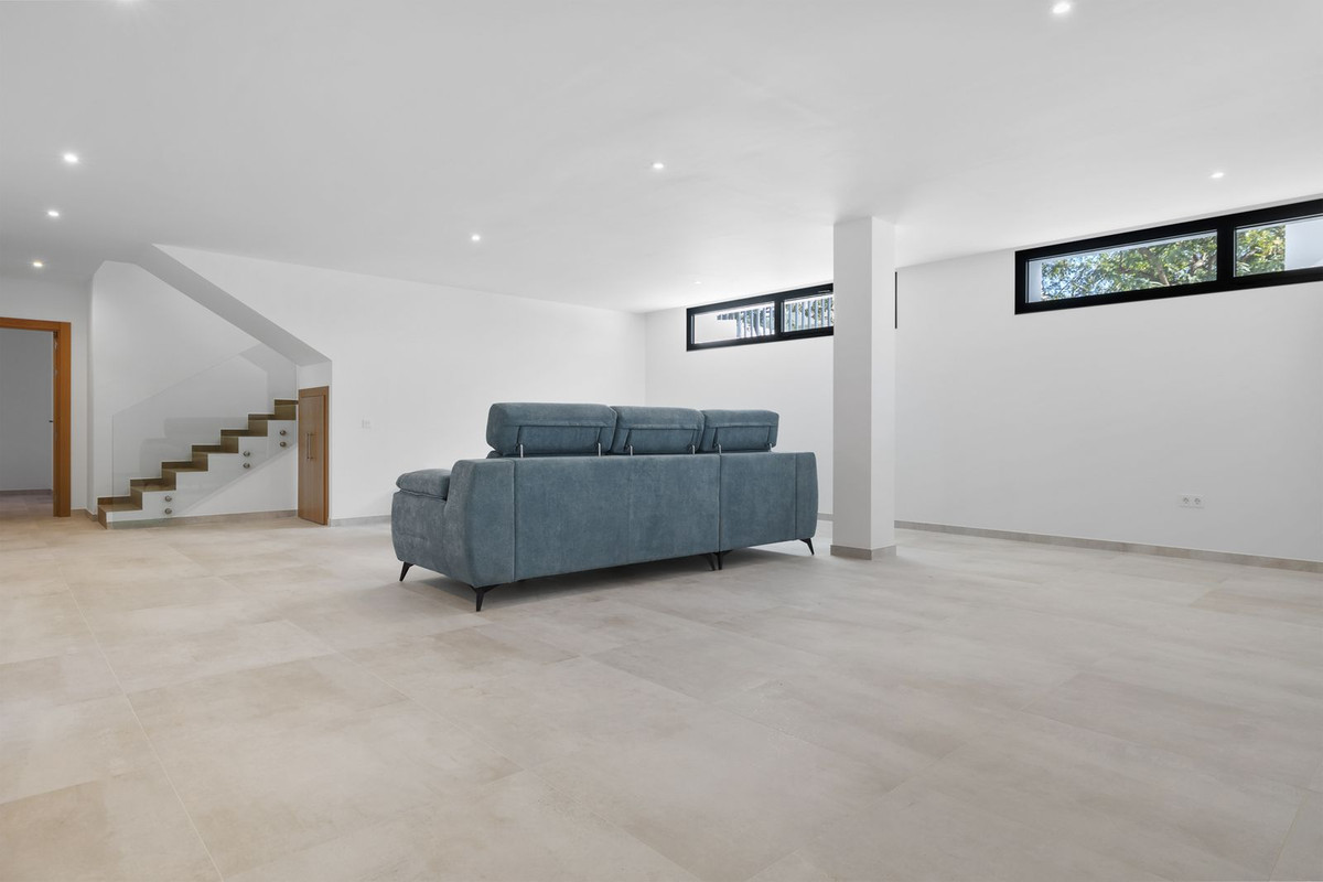6 Bed Townhouse for sale in La Cala De Mijas Costa Del Sol, Málaga, Spain