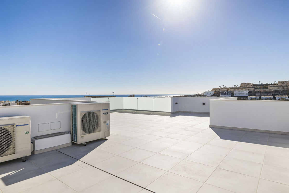 6 Bed Townhouse for sale in La Cala De Mijas Costa Del Sol, Málaga, Spain