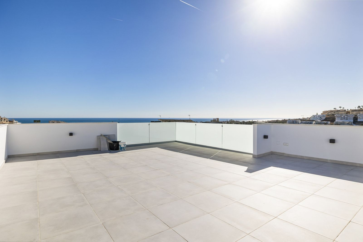 6 Bed Townhouse for sale in La Cala De Mijas Costa Del Sol, Málaga, Spain